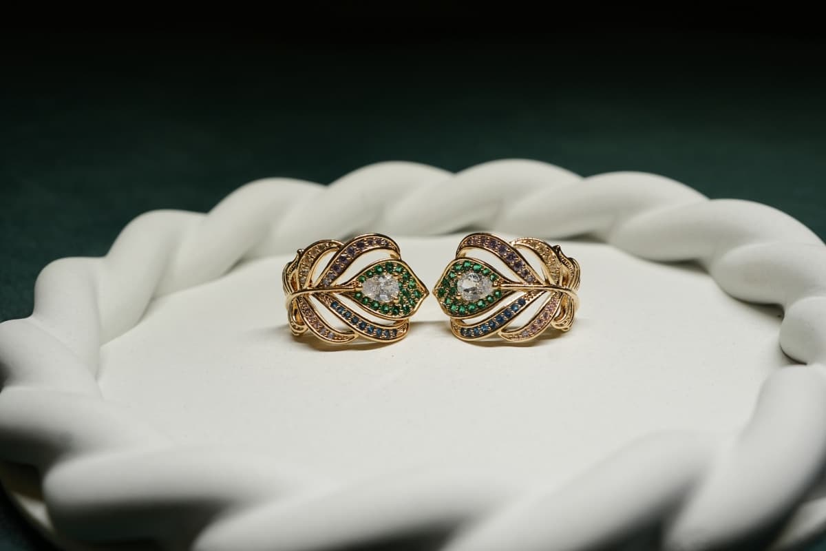 Emerald Leaf Élan Earrings - view 2