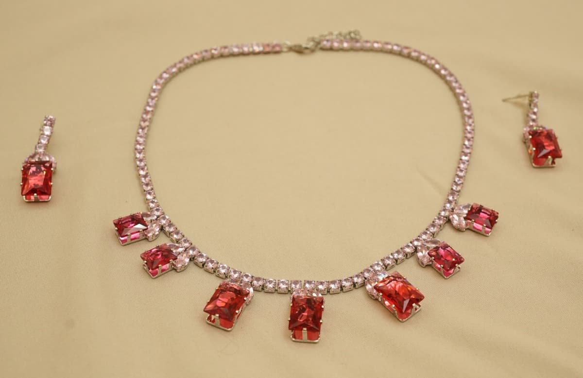 Ruby Radiance Necklace Set - view 1