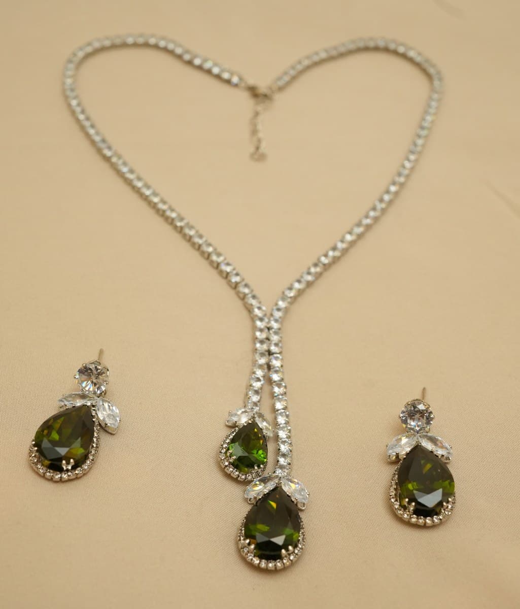 Verdant Elegance Necklace Set - view 2