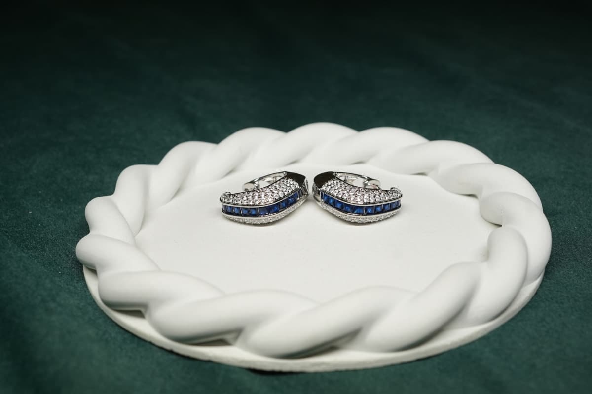 Luxe Curve Huggie Earrings - view 6