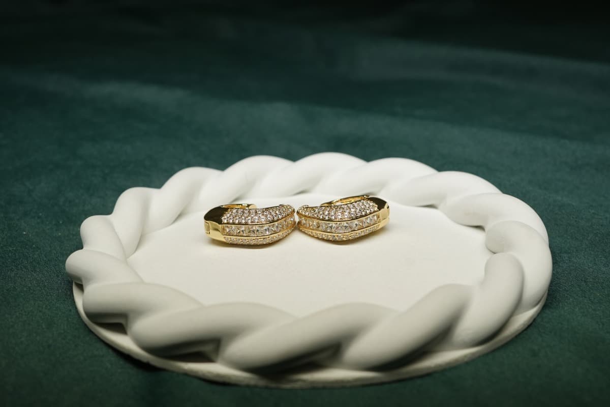 Luxe Curve Huggie Earrings - view 7