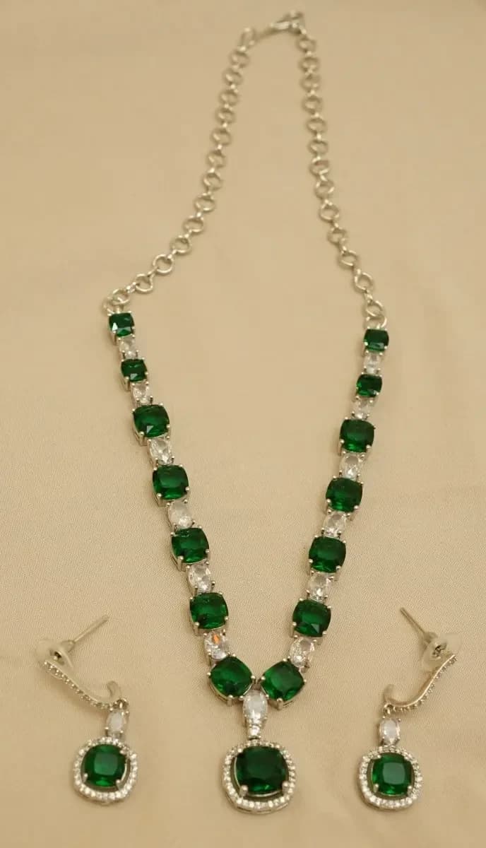 Emerald Royale Necklace & Earring Set - view 1