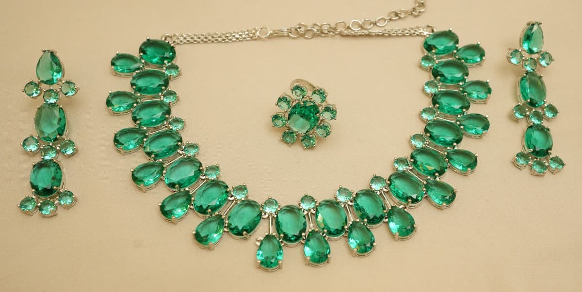 Blush Royale Jewelry Set - view 2
