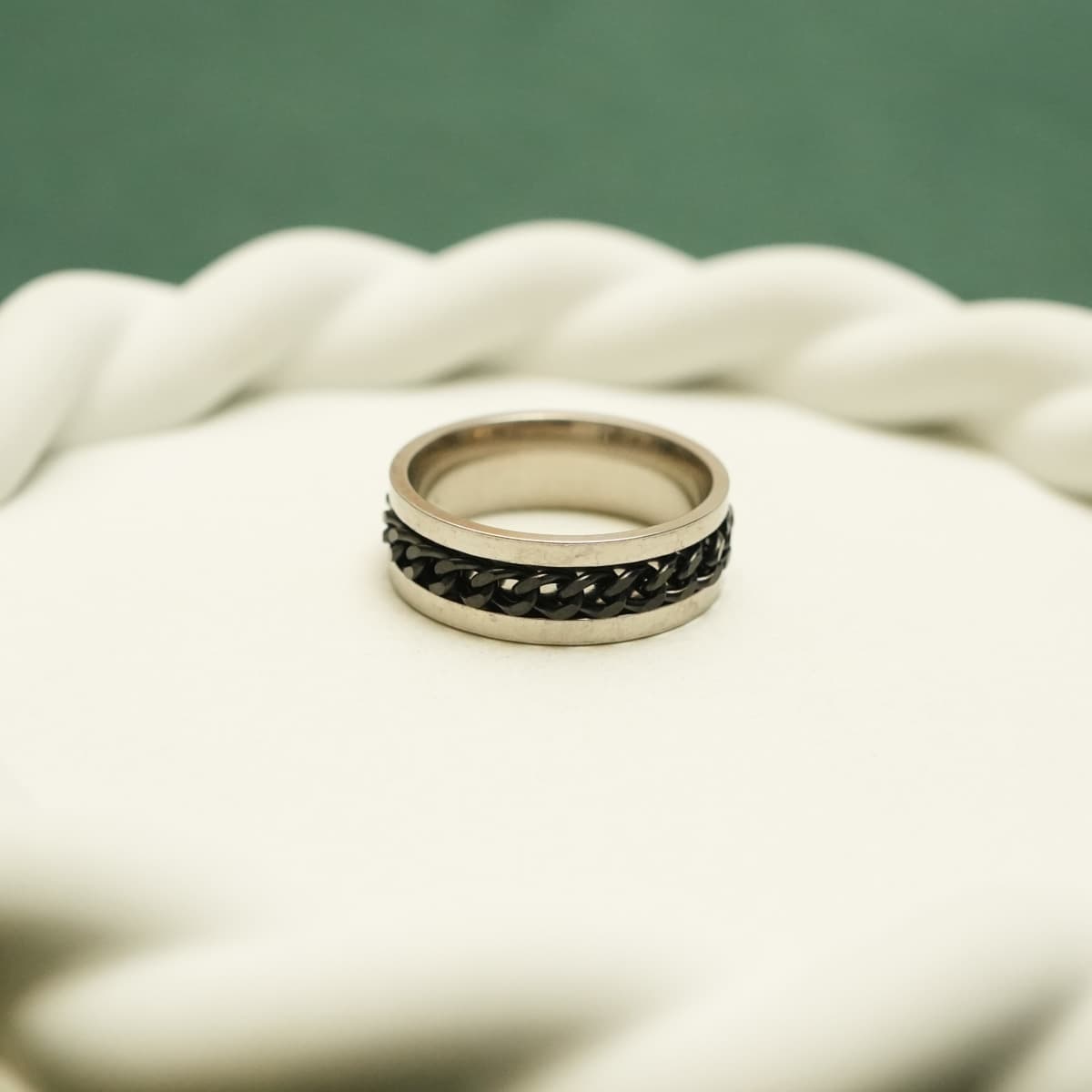 Interlock Chain Luxe Ring - view 2